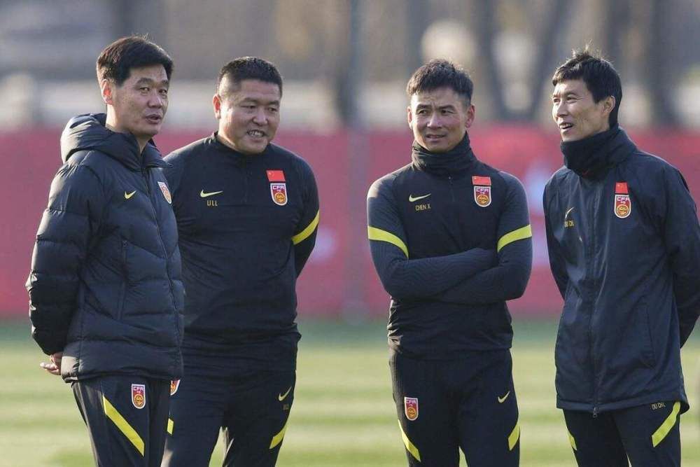 等待社长的妻子