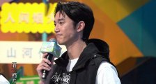 女子张开腿让男子捅